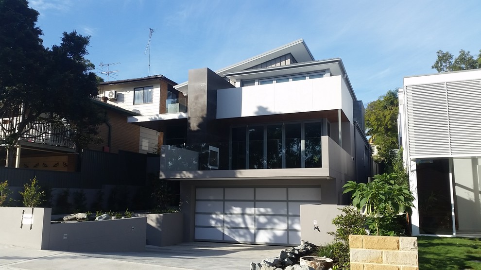 Design ideas for a contemporary black exterior in Sydney.