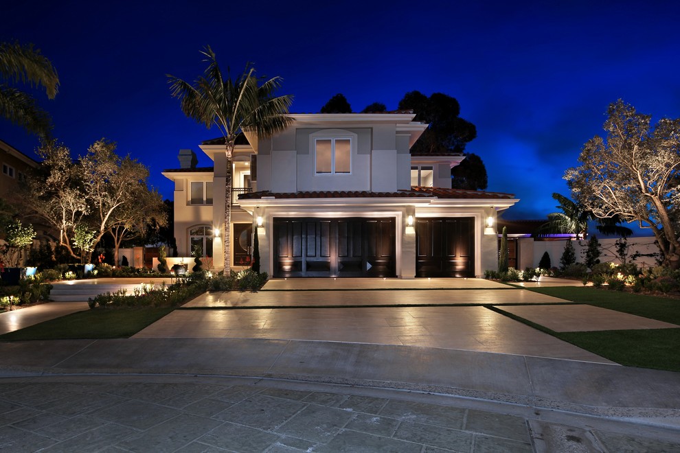 This is an example of a transitional exterior in Orange County.