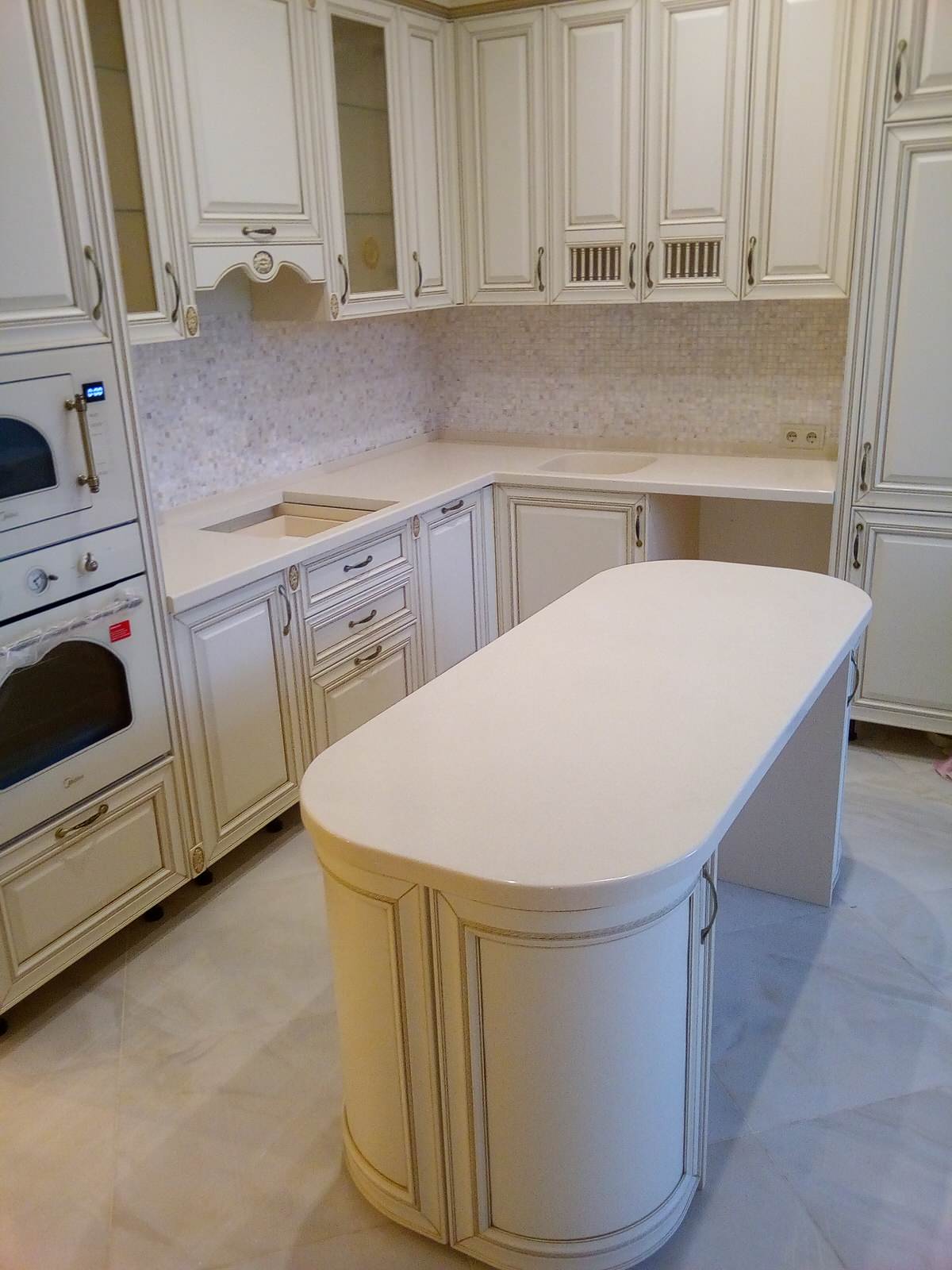 Мебель и аксессуары для кухни.