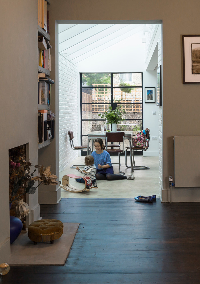 Photo of a contemporary home in London.