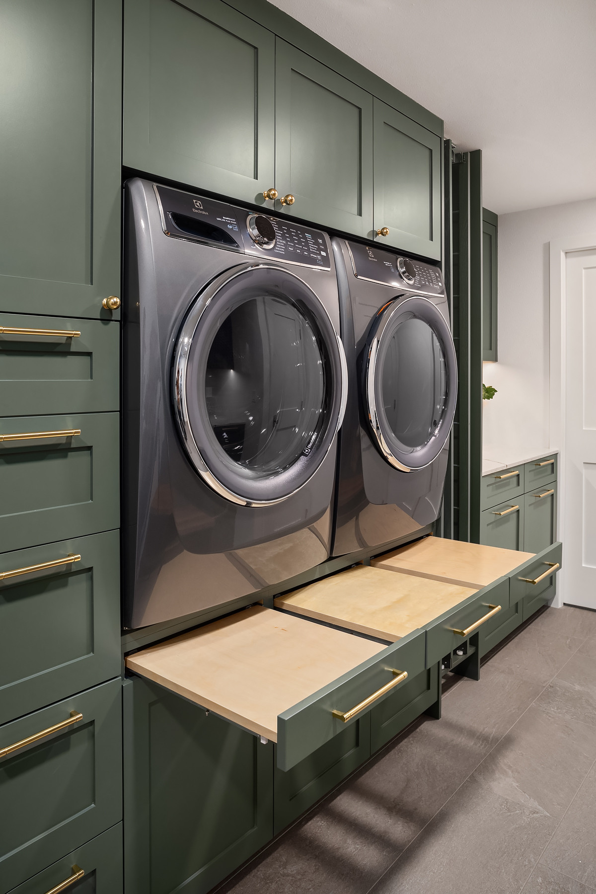 Moody Laundry Room - Woodinville