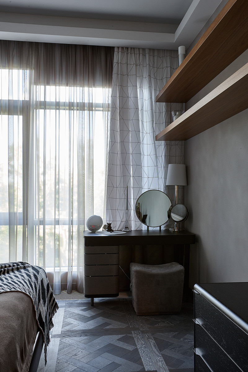 Дамский уголок в спальне