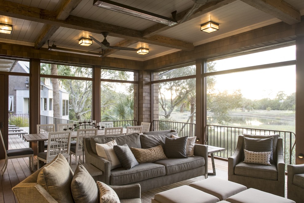 Cottage chic deck photo in Charleston
