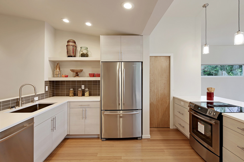 Kitchen - kitchen idea in Seattle