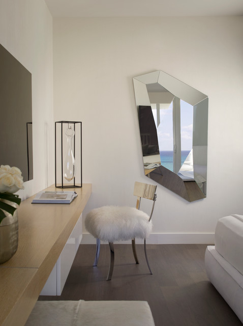 Key Biscayne contemporary-bedroom