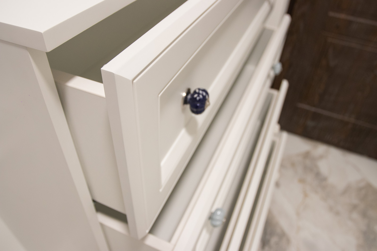 Прихожая в современной классике