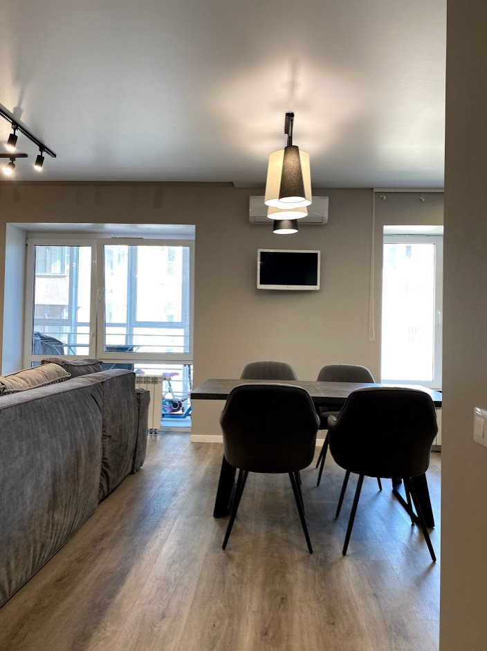 Петра Ломако 6