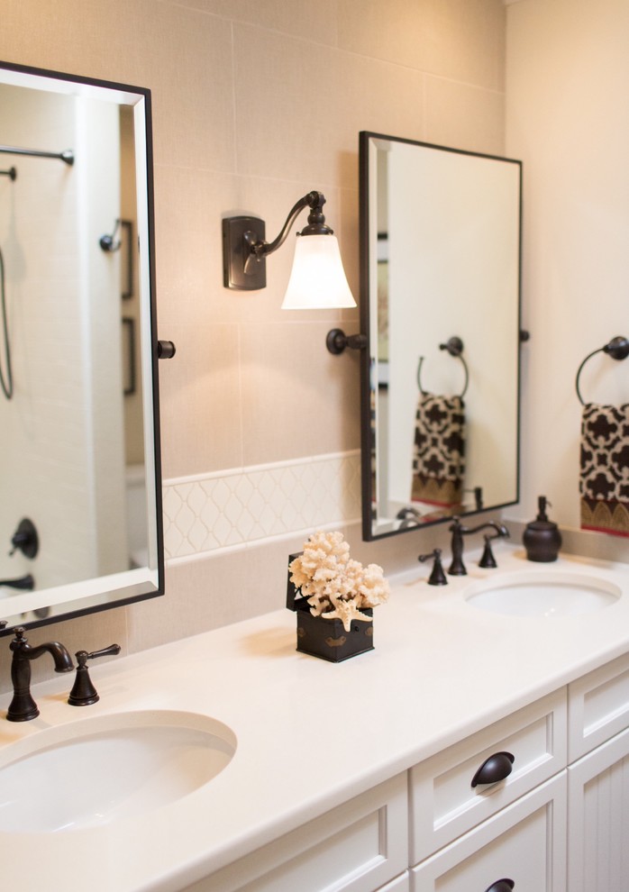 Home design - transitional home design idea in Phoenix