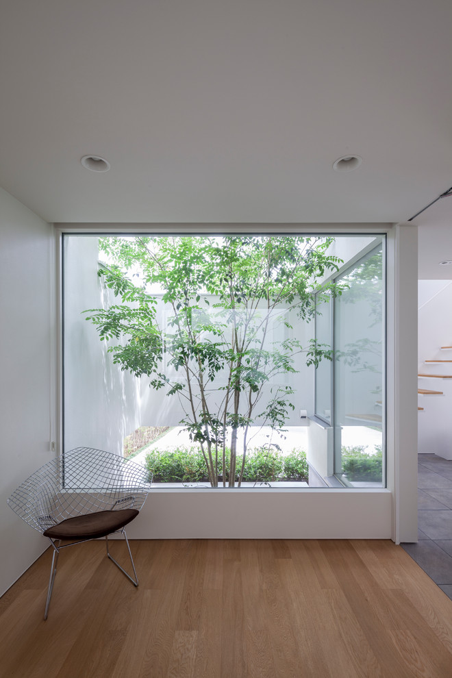Design ideas for a modern patio in Yokohama.