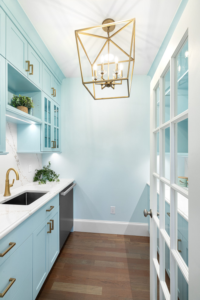 Kitchen - transitional kitchen idea in Boston