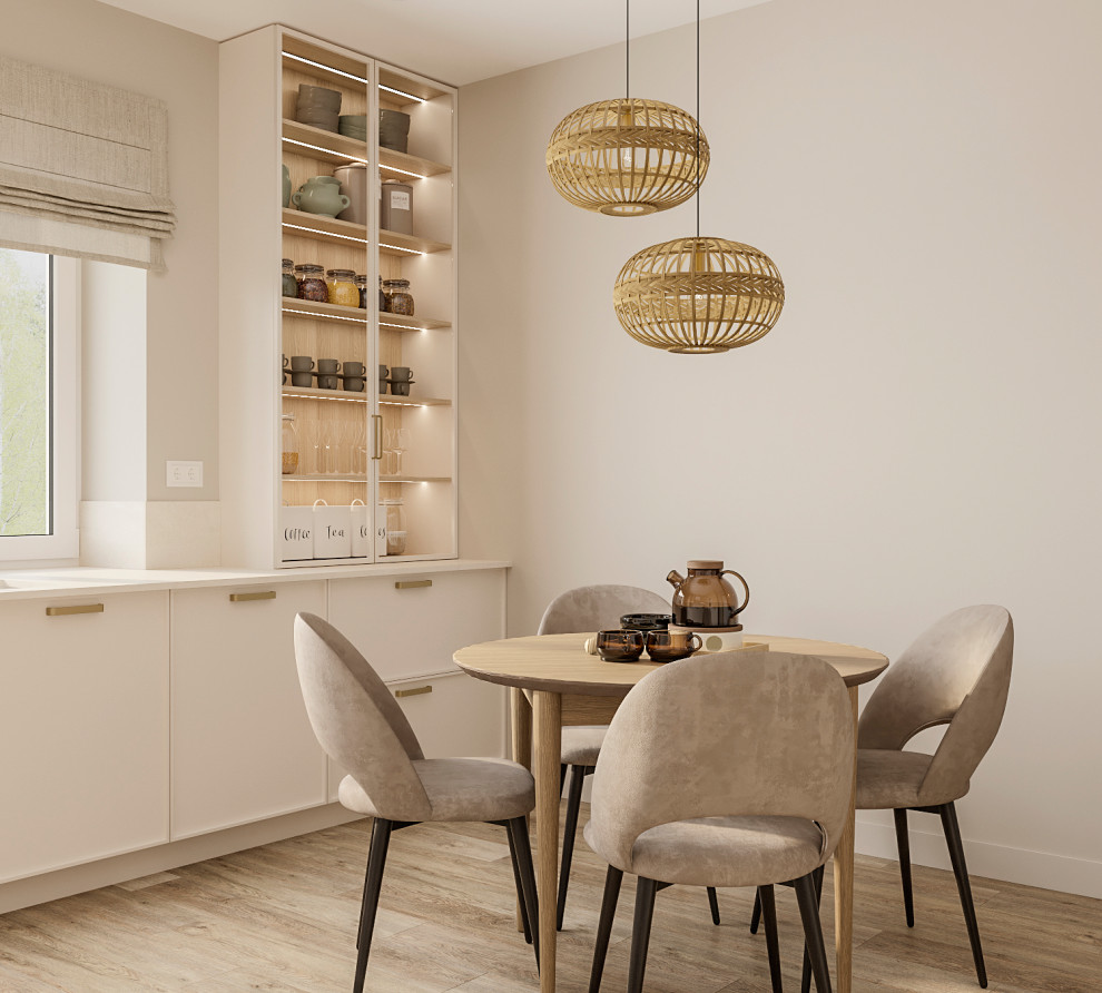 Четырех-комнатная квартира в светлых тонах.