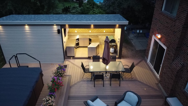 Timbertech Reserve Patterned composite deck. terrace