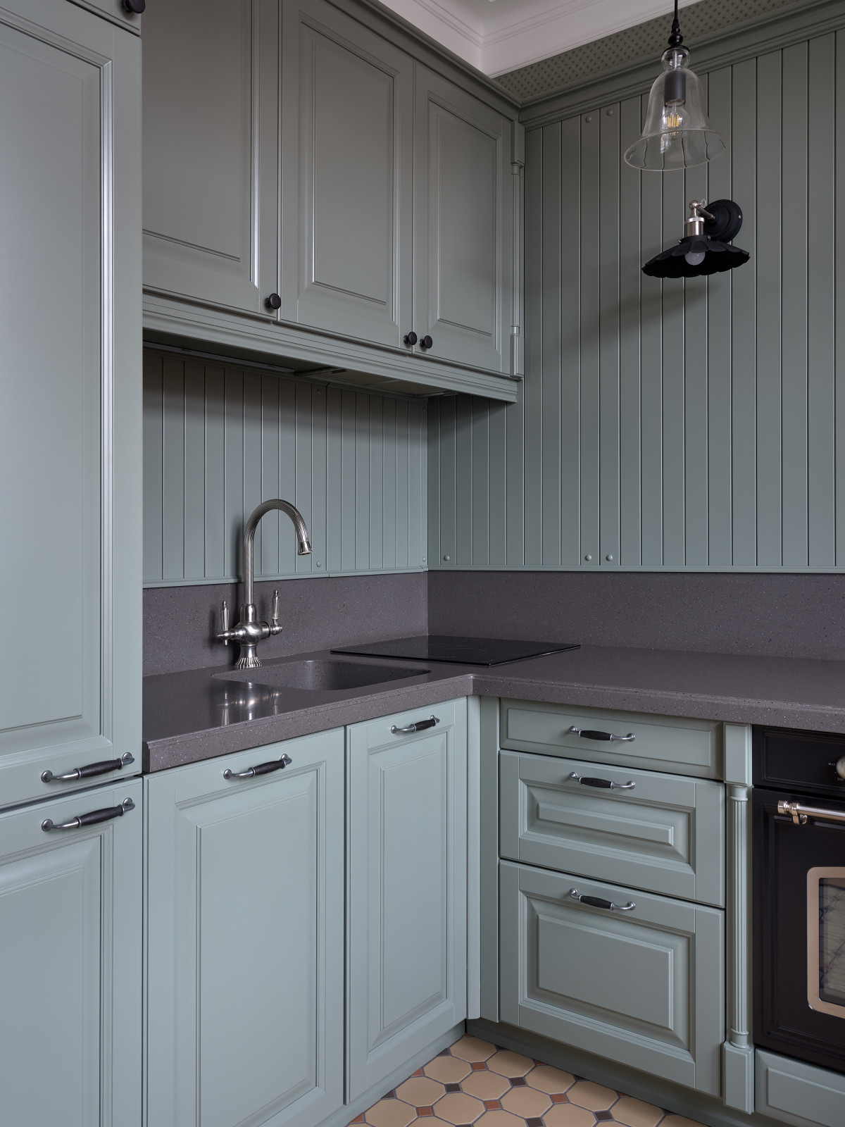 Серый элегантный