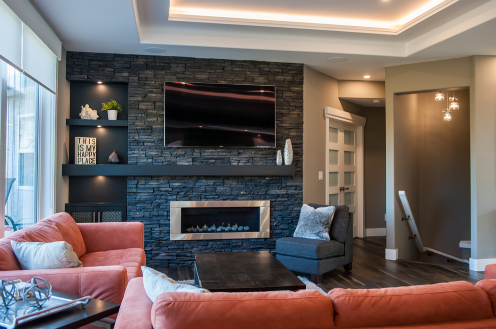 Example of a transitional home design design in Edmonton