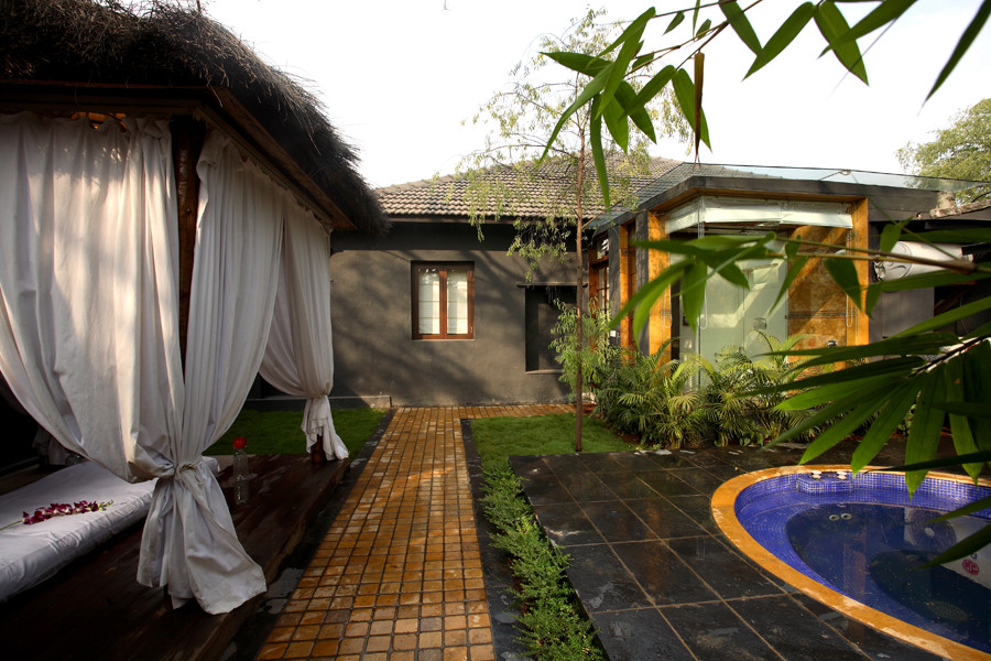 This is an example of an Asian swimming pool in Pune.
