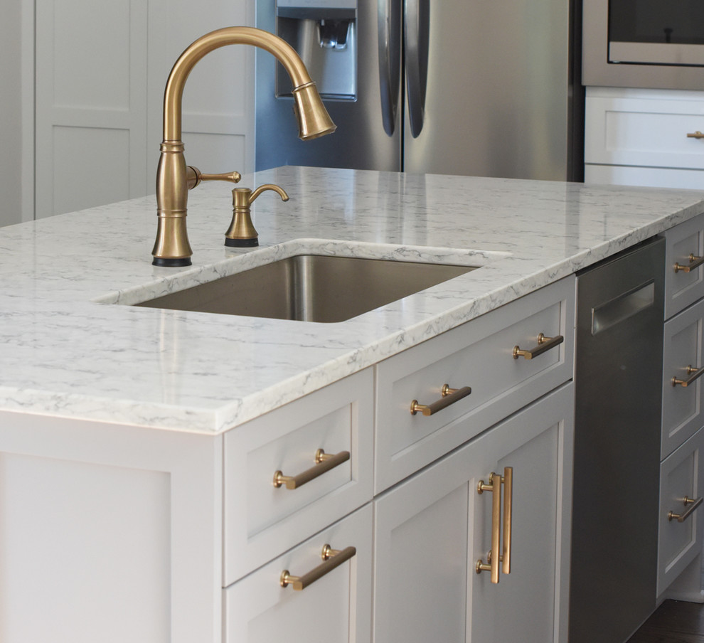 Transitional kitchen photo in Cleveland