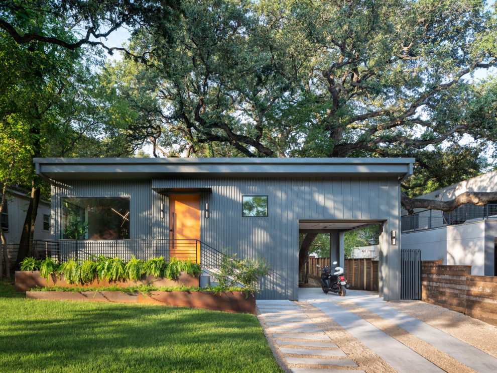 Inspiration for a contemporary exterior home remodel in Austin