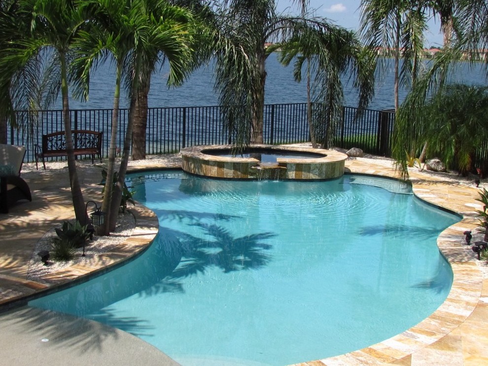 Large pool photo in Miami