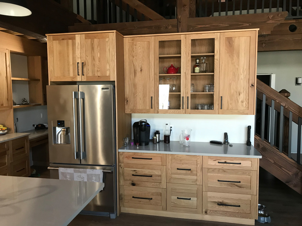 Inspiration for a transitional home design remodel in Toronto