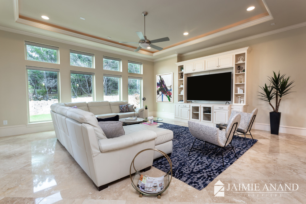 Transitional home design photo in Austin