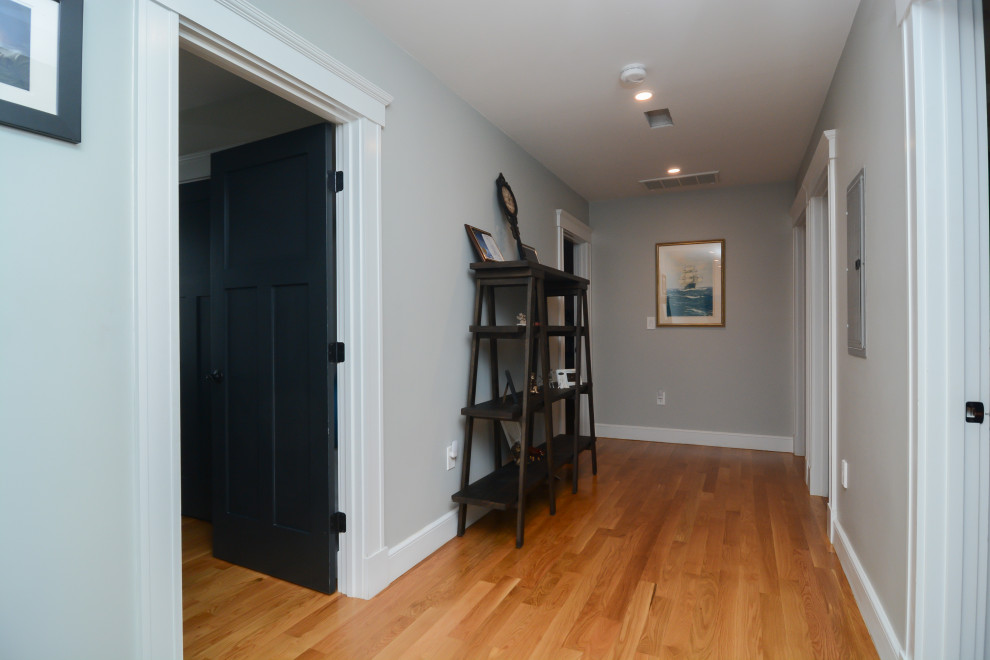 Inspiration for a craftsman home design remodel in Boston