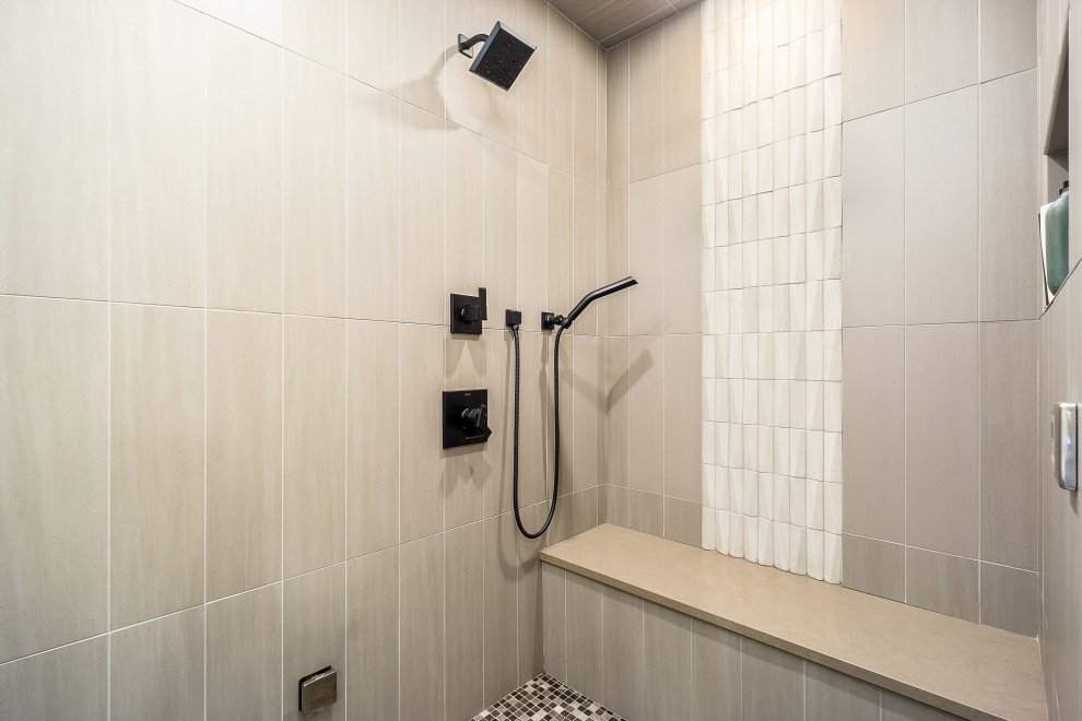 Inspiration for a transitional bathroom remodel in Columbus