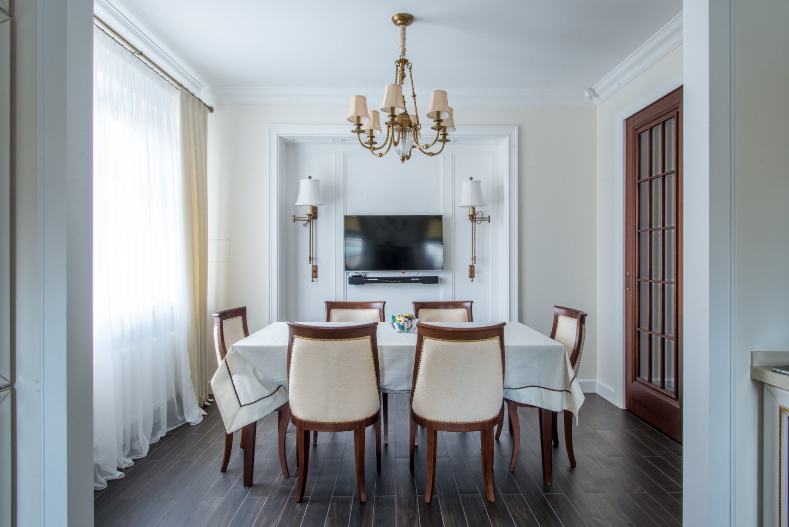 Дом в посёлке Ново-Луговая, дизайнер Аждар Атакишиев