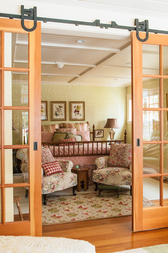 Example of a country home design design in Portland Maine