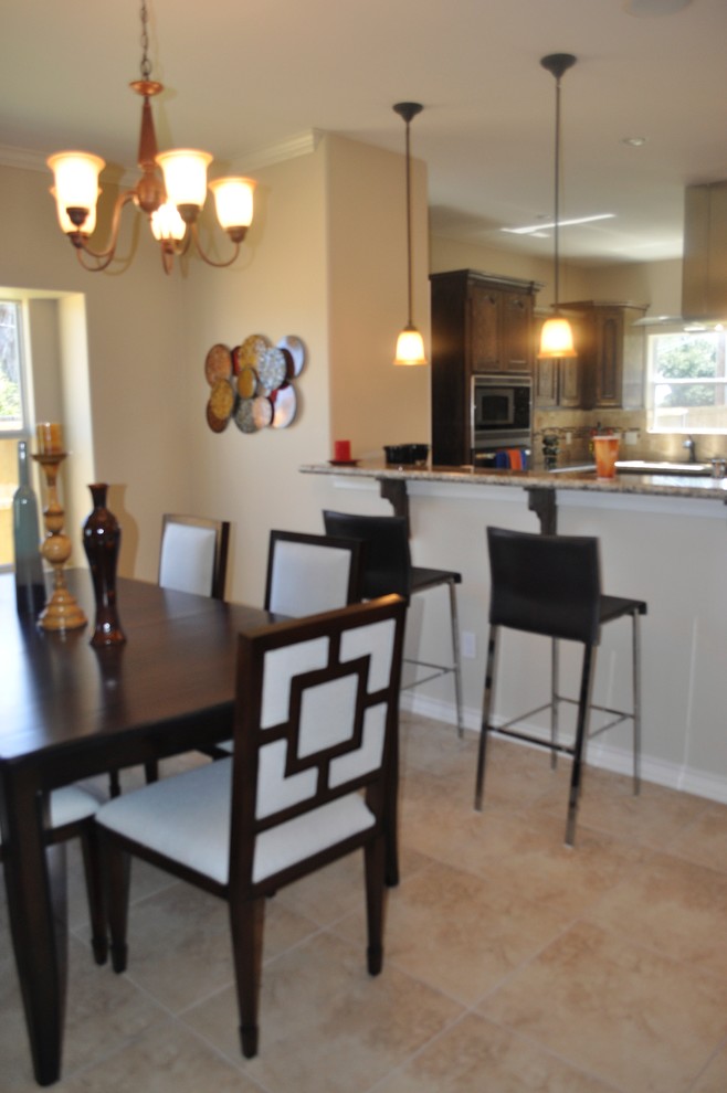 Home design - transitional home design idea in Austin
