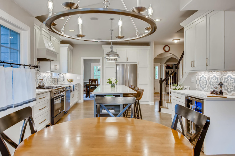 Kitchen - transitional kitchen idea in Denver