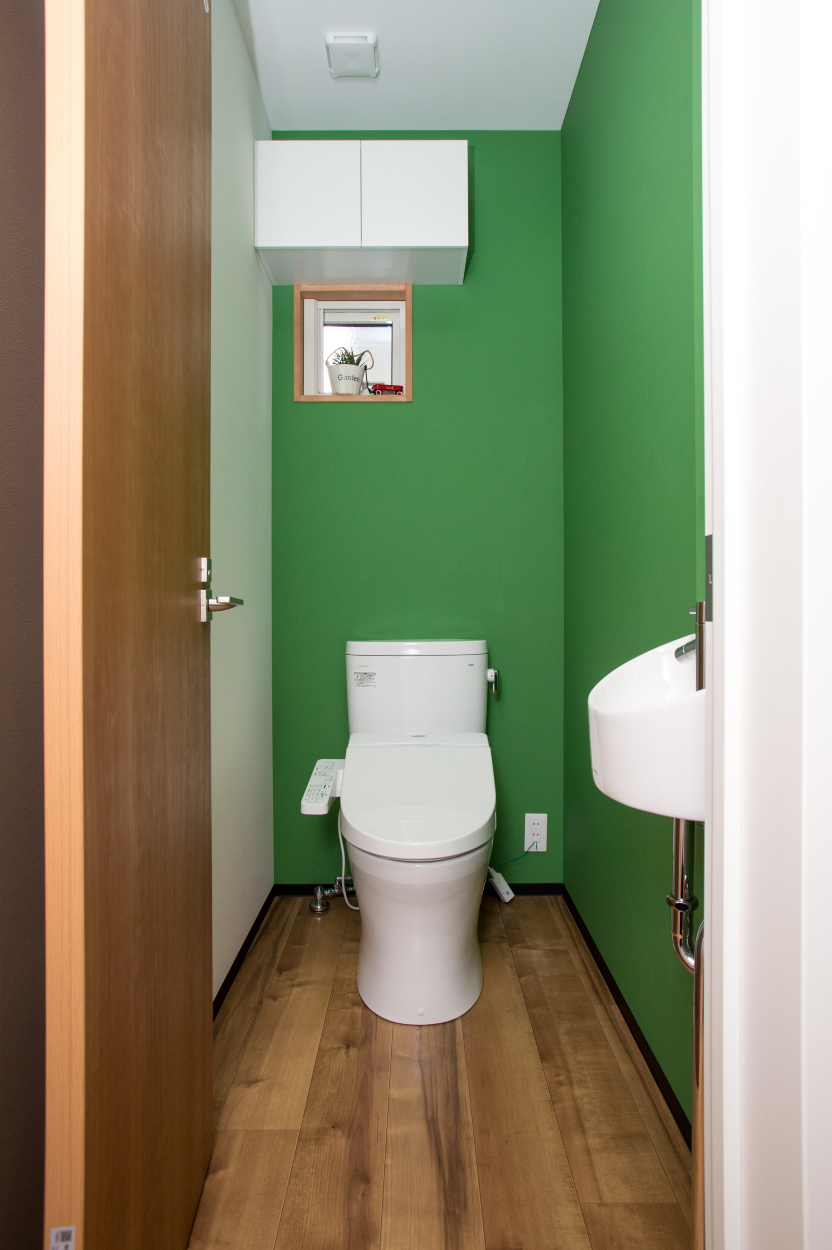 Стоковые фотографии по запросу Зеленый туалет