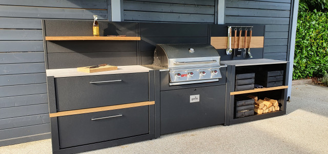 Outdoor kitchen in West Parley, Ferndown contemporary-uteplats