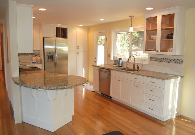 Kitchen traditional-kitchen