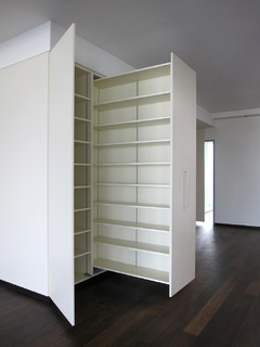 Schrank mit Schwerlastauszug geöffnet - Modern - Eingang - Köln - von