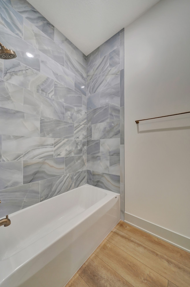 Bathroom - transitional bathroom idea in Omaha