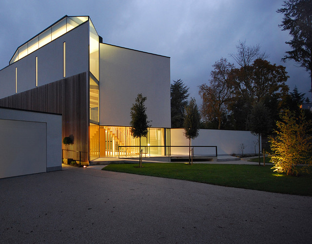 House in Epsom trendy-hus-og-facade