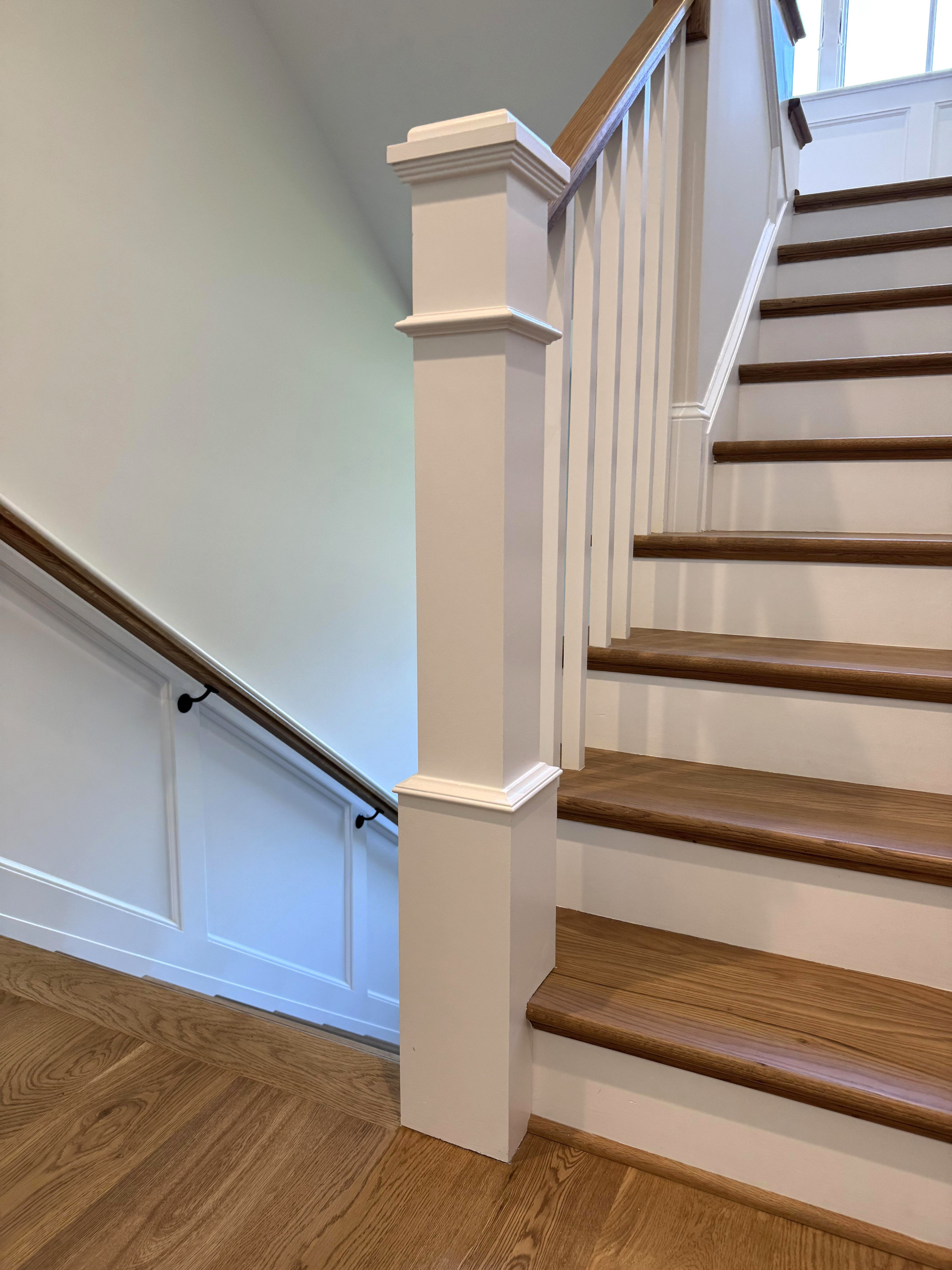 141_Timeless U Shaped Stair with Traditional Box Newels, Arlington, VA 22207