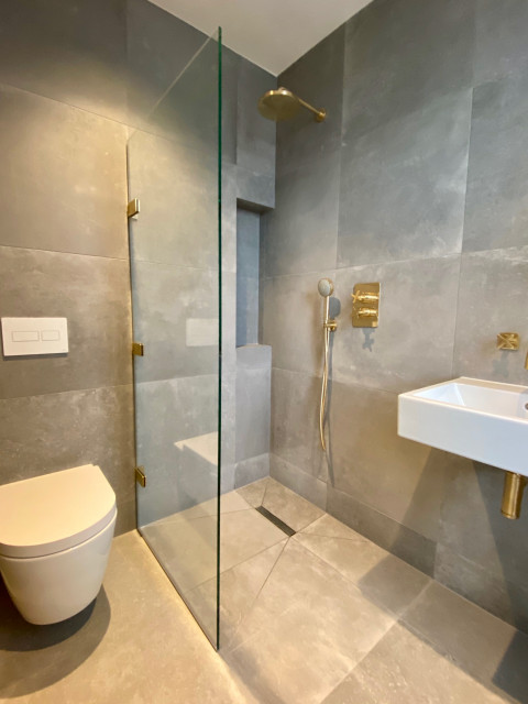Latimer contemporary-bathroom