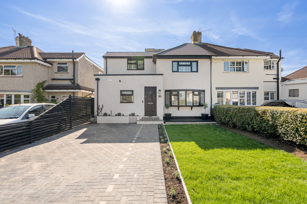 Wyncham Avenue Living Areas & Kitchen