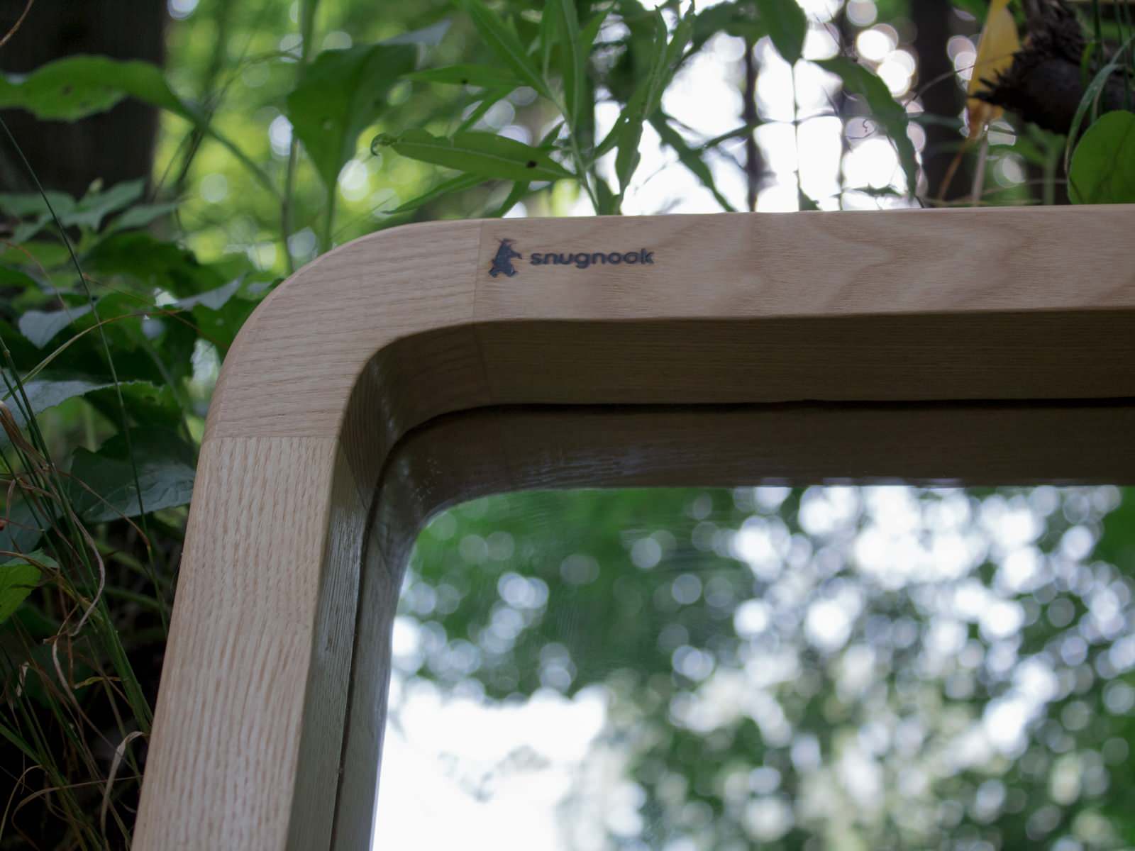 Зеркало в раме из ясеня