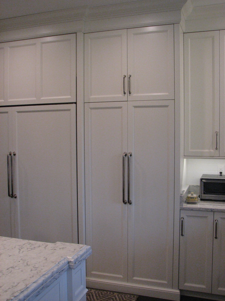 Home design - transitional home design idea in Boston