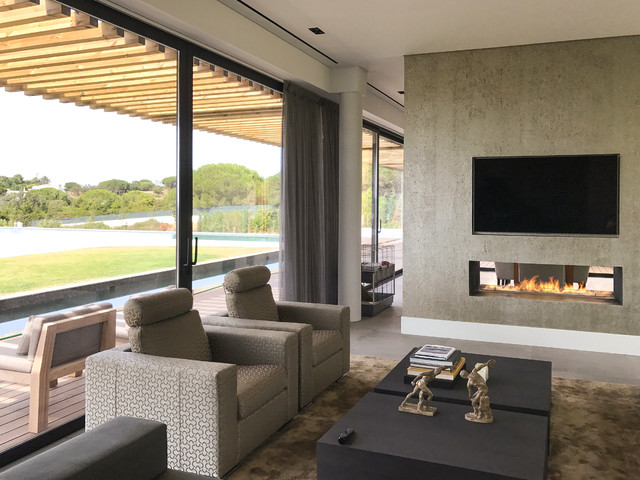 TV above the Bioethanol Fireplace contemporary