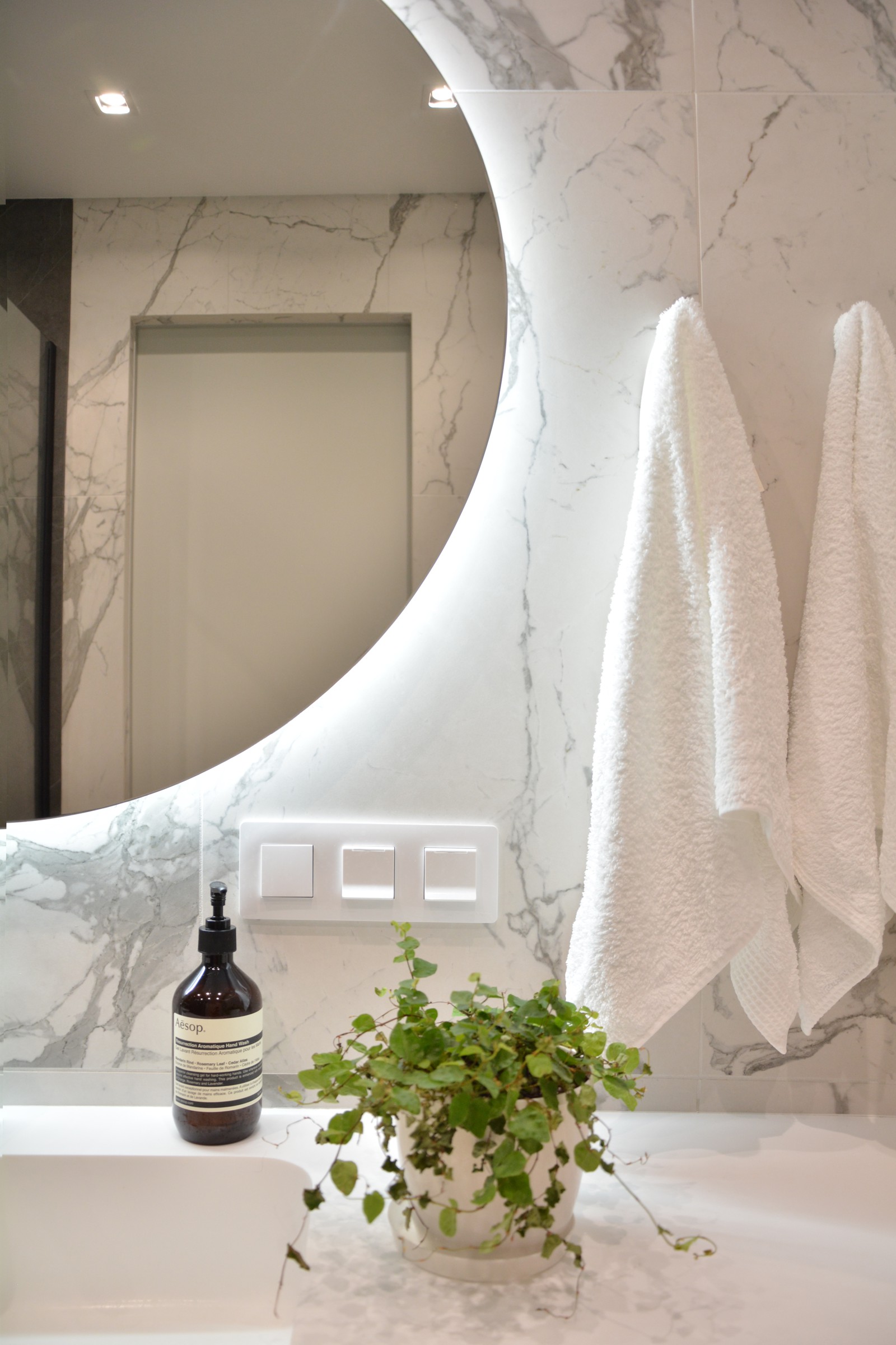 Стильная квартира для молодой семьи с собакой