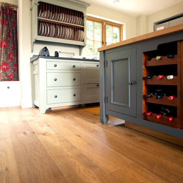 Inspiration for a traditional kitchen in Hertfordshire.