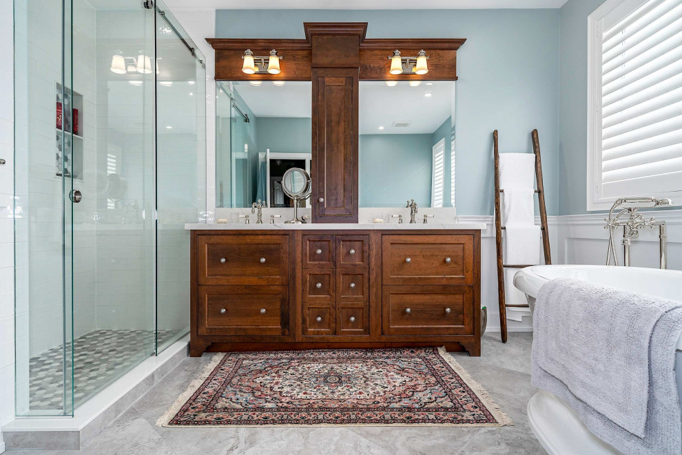 Example of a mountain style bathroom design in Toronto