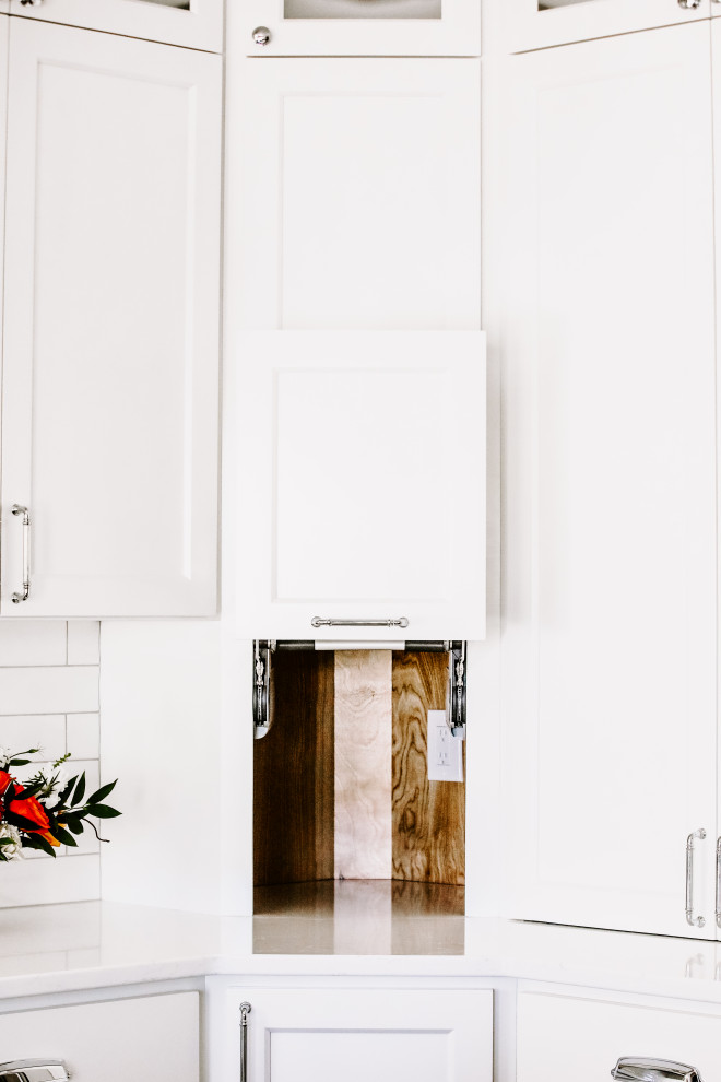 Transitional home design photo in Seattle
