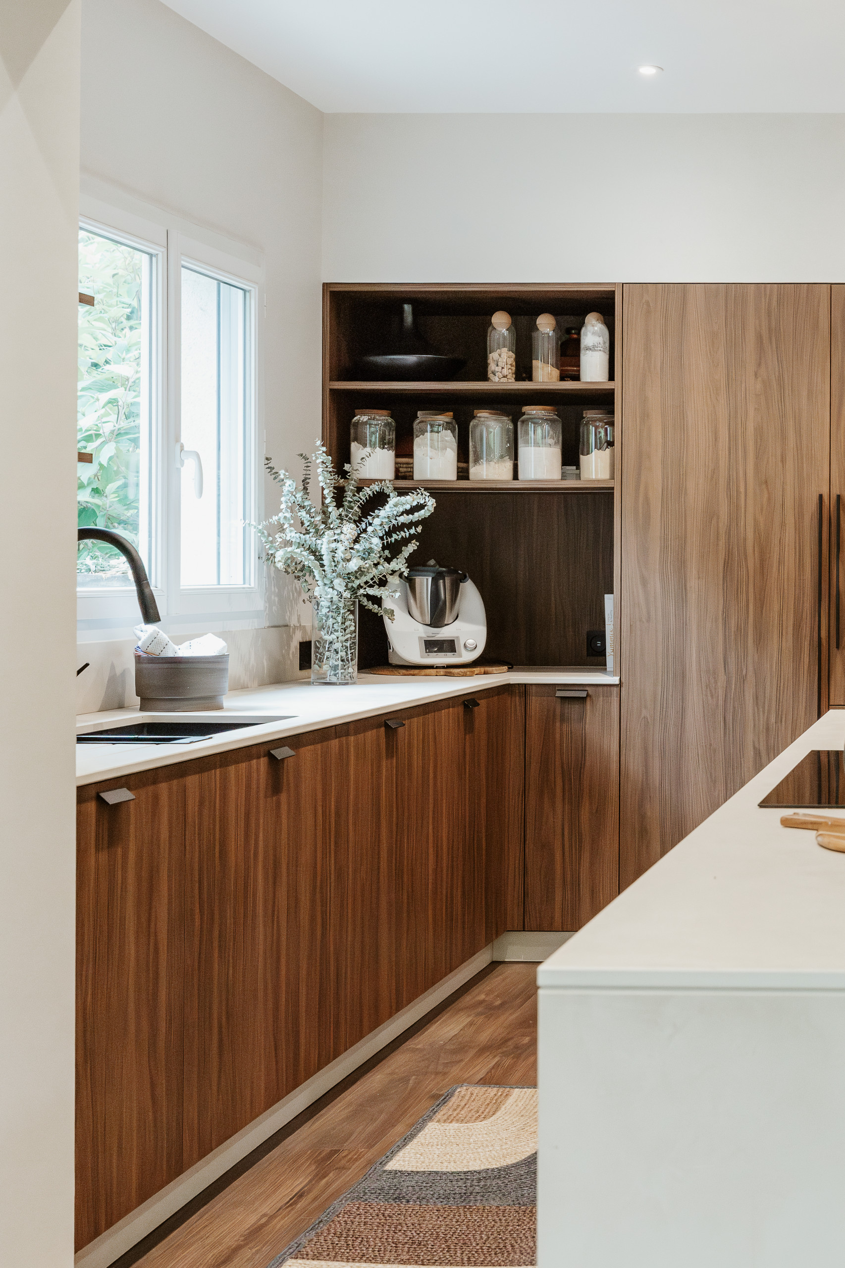 Extension d'une cuisine au style Wabi Sabi