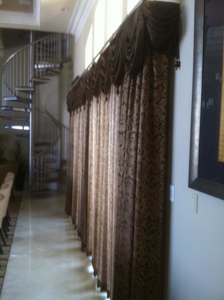 Home design - transitional home design idea