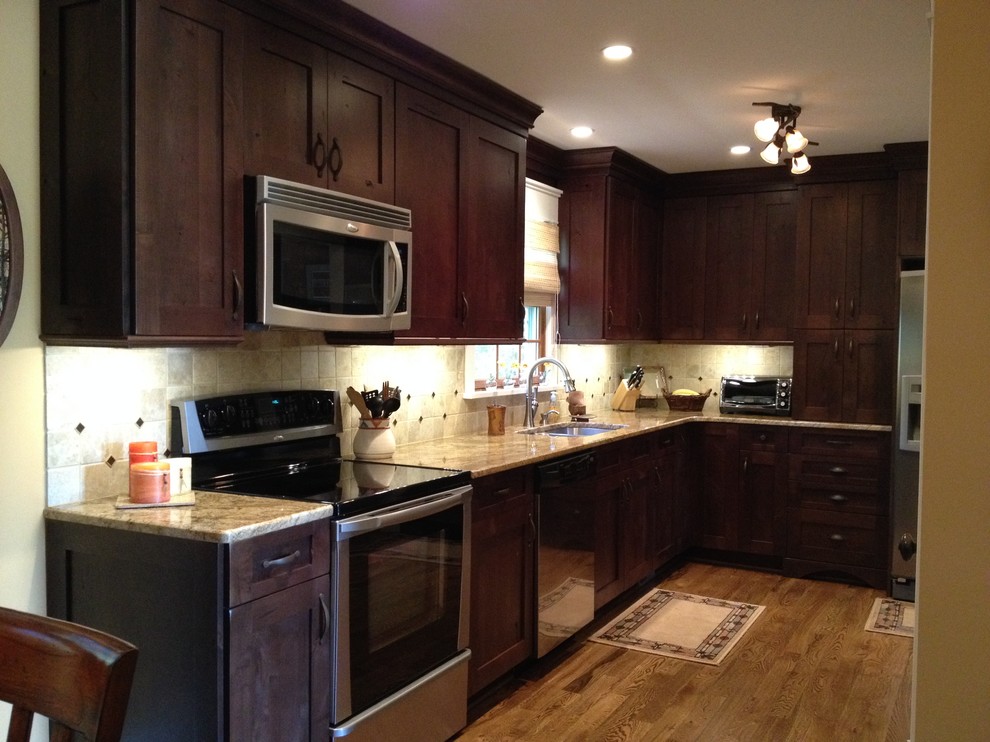 Kitchen - craftsman kitchen idea