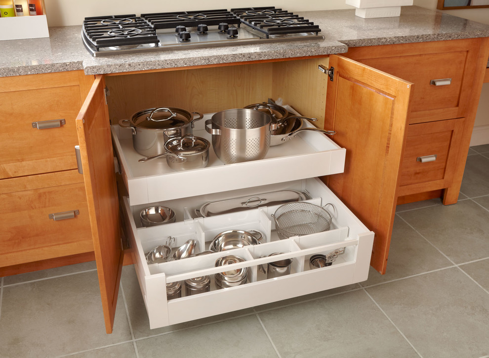 Transitional kitchen photo in Chicago